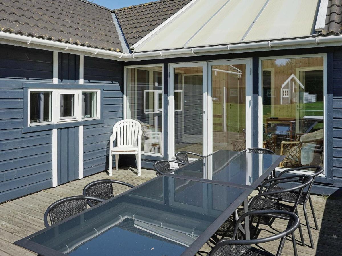 12 Person Holiday Home In Aakirkeby Vester Somarken Exterior foto